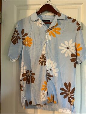 No Boundaries Light Blue Floral Silky Short-Sleeve Button-Up Shirt